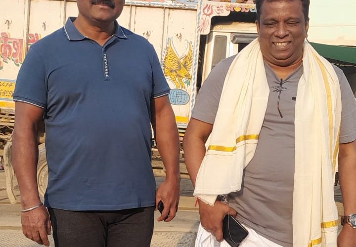 Koragajja movie new updates.  “ಮಹಾಕುಂಭಮೇಳದಲ್ಲಿ ಕೊರಗಜ್ಜ ಚಿತ್ರತಂಡದ ತ್ರಿವೇಣಿ ಸಂಗಮದಲ್ಲಿ ಪುಣ್ಯ ಸ್ನಾನ”