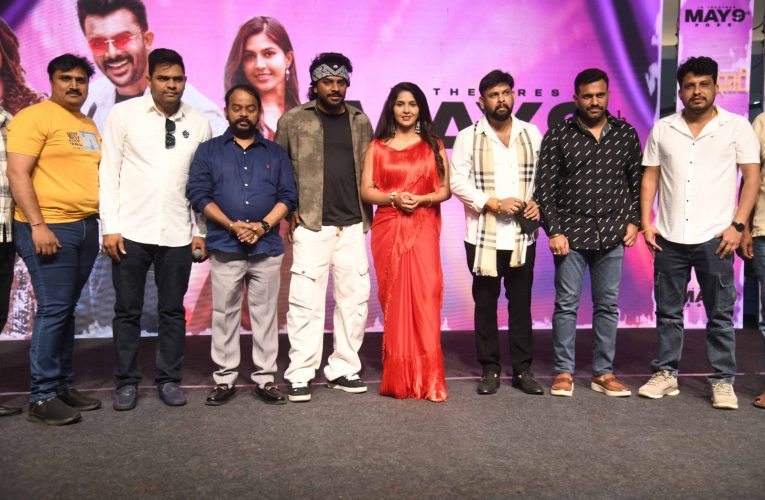 ” sutradhari movie title song released. “ಮಂತ್ರಿಮಾಲ್ ನಲ್ಲಿ ಸೂತ್ರಧಾರಿ ಟೈಟಲ್ ಸಾಂಗ್ ಅಬ್ಬರ”