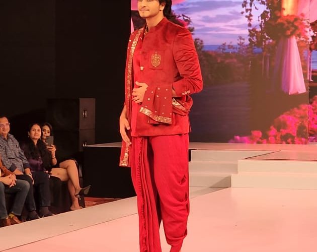 Samarjeet Lankesh looking fabulous. ಸಮರ್ಜಿತ್ ಲಂಕೇಶ್ ರಾಜ ಗಾಂಭೀರ್ಯ ಲುಕ್ ನಲ್ಲಿ ಸಖತ್ ಮಿಂಚಿಂಗ್.