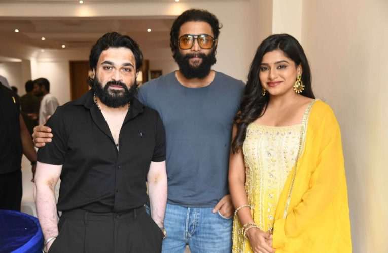 ಶ್ರೀಮುರುಳಿ ಬಿಳಿಚುಕ್ಕಿ ಹಳ್ಳಿಹಕ್ಕಿ’ ಟ್ರೈಲರ್ ಬಿಡುಗಡೆ ಗೊಳಿಸಿದರು.