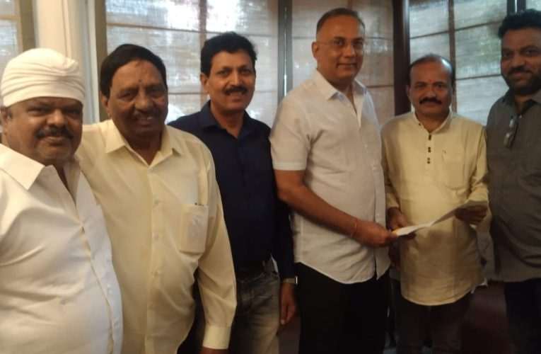 ನಿರ್ದೇಶಕರ ಸಂಘದಿಂದ ಪುಟ್ಟಣ್ಣ ಕಣಗಾಲ್ ರವರ ಹೆಸರನ್ನು ಗಾಂಧೀನಗರದ ಯಾವುದಾದರು ಪ್ರಮುಖ ರಸ್ತೆಗೆ ಇಡಲು ಸಚಿವರಿಗೆ ಮನವಿ ಪತ್ರ