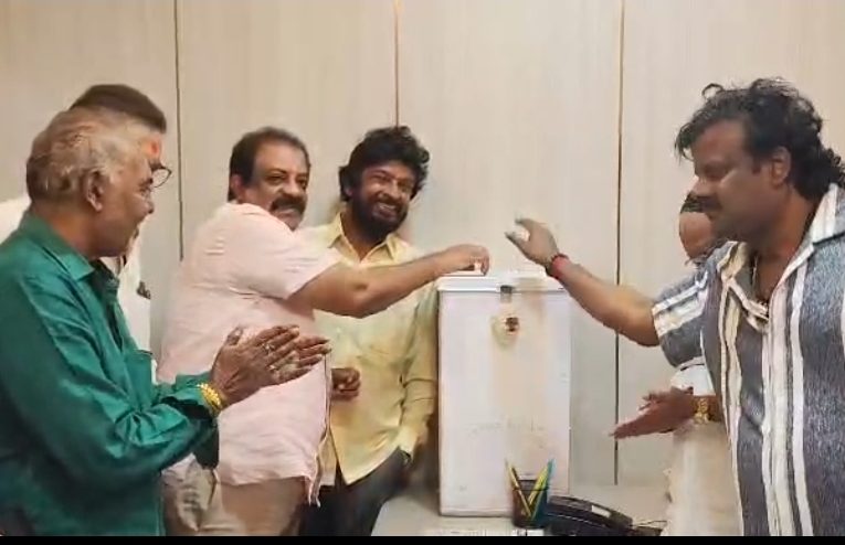 ಮೆಜೆಸ್ಟಿಕ್ ನಂತಹ ಹಿಟ್ಟ್ ಚಿತ್ರಗಳ ನಿರ್ಮಾಪಕ M.G. ರಾಮಮೂರ್ತಿ ನಿರ್ಮಾಪಕರ ಸಂಘದ ಅಧ್ಯಕ್ಷ ಸ್ಥಾನಕ್ಕೆ ಸ್ಪರ್ಧಿ.