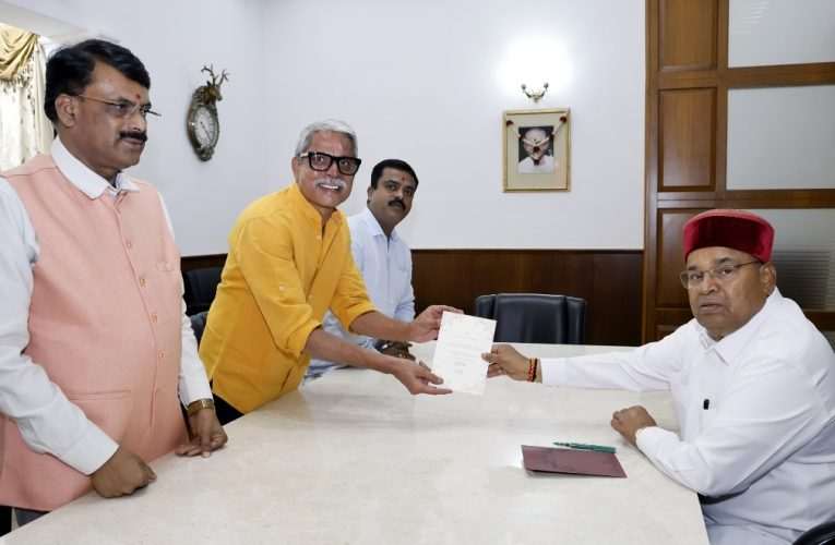 ಪುತ್ರನ ವಿವಾಹ ಮಹೋತ್ಸವಕ್ಕೆ ರಾಜ್ಯಪಾಲ ಥಾವರ್ ಚಂದ್ ಗೆಲ್ಲೋಟರನ್ನು ಲಹರಿವೇಲು ಅವರಿಂದ  ಆಹ್ವಾನ