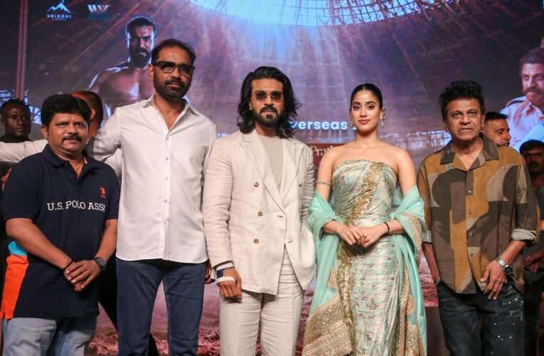 ಬೆಂಗಳೂರಿನಲ್ಲಿ ‘ಪೆದ್ದಿ’ ಪ್ರಮೋಷನ್..ರಾಮ್ ಚರಣ್ ಗೆ ರಾಷ್ಟ್ರಪ್ರಶಸ್ತಿ ಕೊಡ್ಬೇಕು ಎಂದ ಶಿವಣ್ಣ