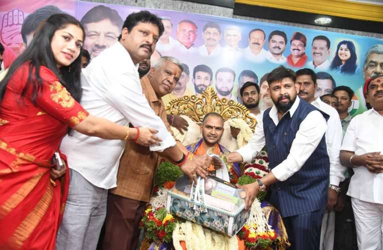 ಅದ್ದೂರಿ ಹುಟ್ಟುಹಬ್ಬದ ಸಂಭ್ರಮದಲ್ಲಿ ನಿರ್ಮಾಪಕ ಸಂಜಯ್‌ ಗೌಡ